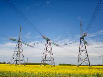 Έκτη ακριβότερη στην ΕΕ η ελληνική αγορά ηλεκτρισμού το 2024