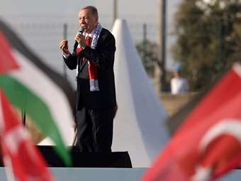 Τουρκία: Στην Αγία Σοφία ο Ερντογάν, με το "βλέμμα" στον δήμο Κωνσταντινούπολης