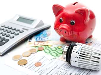 Έρευνα ΕΚΠΟΙΖΩ για Αττική: 6 στα 10 νοικοκυριά μεσαίου εισοδήματος δυσκολεύονται να τα βγάλουν πέρα - Κόβουν από τρόφιμα, θέρμανση, ρεύμα