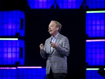 Σμιθ (Microsoft): Η Κίνα "πλησιάζει" τη Δύση στην τεχνολογική κούρσα