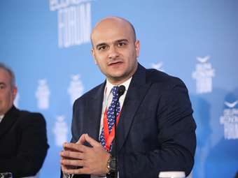 Οικονομικό Φόρουμ Δελφών: Στην ηλεκτροκίνηση "η Ελλάδα είναι 3,5 χρόνια πίσω από την υπόλοιπη Ευρώπη"