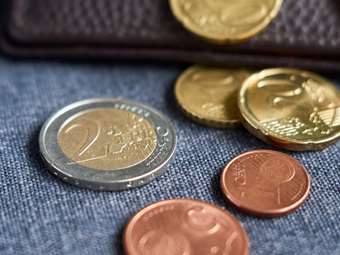 ΕΛΣΤΑΤ: Το 26,1% της χώρας σε κίνδυνο φτώχειας ή κοινωνικού αποκλεισμού το 2023, από 26,3% το 2022