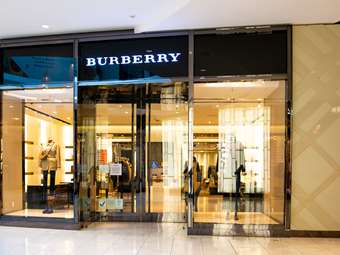 "Βαρίδι" η Κίνα για τις πωλήσεις της Burberry στο τελευταίο τρίμηνο του 2022