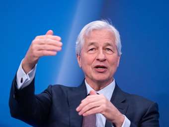 Οι κατσαρίδες του Τζέιμι Ντάιμον κάνουν την εμφάνισή τους