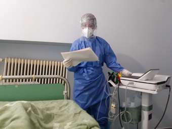 ΕΟΔΥ: 709 εισαγωγές με COVID-19 , 4 διασωληνωμένοι και 28 θάνατοι την τελευταία εβδομάδα