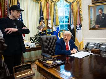 Ο Τραμπ δεν αποκλείει απέλαση Μασκ: "Θα πρέπει να ρίξουμε μια ματιά"