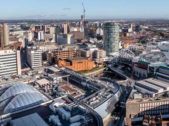 Βρετανία: Επανέρχεται στην κανονικότητα η λειτουργία του αεροδρομίου του Μπέρμιγχαμ