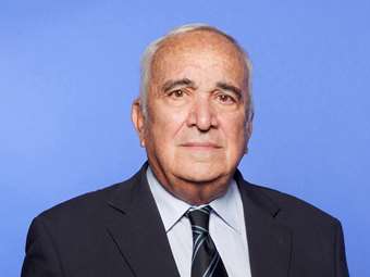 Ο συνωστισμός "σωτήρων" στην πολιτική σκηνή