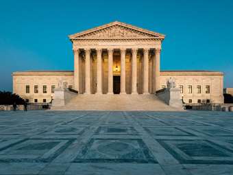 Δικαστήριο διέταξε την κυβέρνηση να συνεχίσει το πρόγραμμα SNAP για την αγορά τροφίμων από τα φτωχά νοικοκυριά,