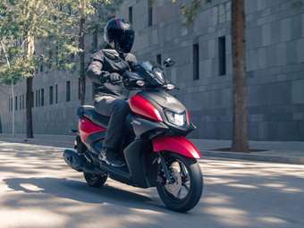 Αυτό είναι το πιο φθηνό scooter της Yamaha και χρειάζεται δίπλωμα αυτοκινήτου