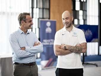 Συγχαρητήρια Μητσοτάκη σε Σπανούλη για την επιτυχία της "επίσημης αγαπημένης"