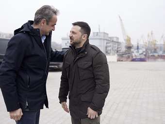 Τη συνεχιζόμενη στήριξη της Ελλάδας προς την Ουκρανία επανέλαβε ο Κ. Μητσοτάκης στον Β. Ζελένσκι