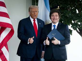 Τραμπ για Μιλέι: Είχε "πολλή βοήθεια" από τις ΗΠΑ στη νίκη του κόμματός του - "Βγάλαμε πολλά λεφτά με αυτές τις εκλογές"