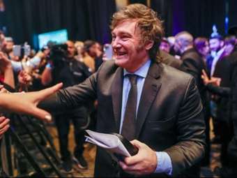 Αργεντινή: Χιλιάδες στους δρόμους εναντίον της μαζικής "απορρύθμισης" που προωθεί η κυβέρνηση Μιλέι