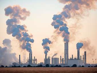 Μελέτη: Παρά τη στροφή στις ΑΠΕ, η Ευρώπη ξοδεύει περισσότερα σε ορυκτά καύσιμα