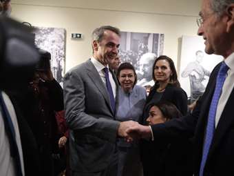 Νέα συνάντηση και χειραψία Μητσοτάκη-Σαμαρά μέσα σε 24 ώρες