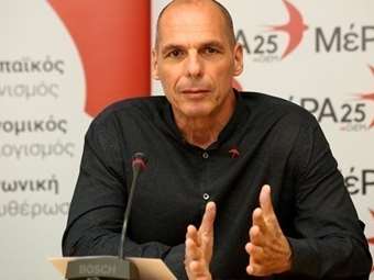 Βαρουφάκης για Τσίπρα: Έγραψε 750 σελίδες ερωτική επιστολή στην ολιγαρχία, τώρα έκανε και οντισιόν για τον ρόλο του δελφίνου