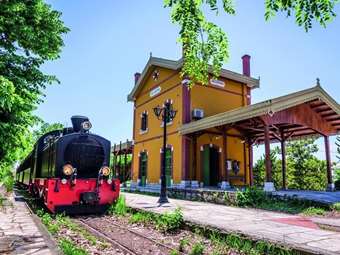 Εκτροχιάστηκε ο "Μουτζούρης" στο Πήλιο - Αναστέλλονται τα δρομολόγια