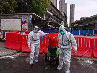 Κίνα για Covid: Είναι "εξαιρετικά απίθανο" ο ιός να προήλθε από διαρροή σε εργαστήριο