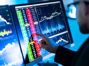 Με απώλειες έκλεισαν τα ευρωχρηματιστήρια, με "βαρίδια" τράπεζες και φάρμακο - "Άλμα" 26% για τη Volvo