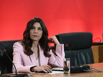 Η Πόπη Τσαπανίδου αποδέχεται την βουλευτική έδρα του ΣΥΡΙΖΑ - Προηγήθηκαν σφοδρές πιέσεις