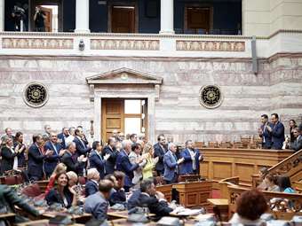 Βουλή: Υπερψηφίστηκε το νομοσχέδιο για το Κτηματολόγιο