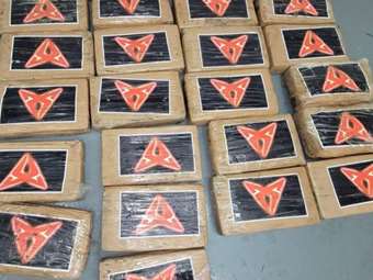 Πακέτα κοκαΐνης με το λογότυπο Cupra ξεβράστηκαν σε ακτή