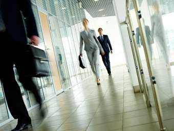 Αντίστροφη μέτρηση για το πειθαρχικό στο Δημόσιο – Ποιοι κινδυνεύουν με απόλυση