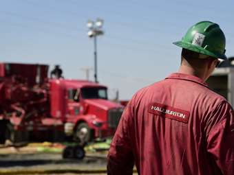 Halliburton: Ξεπέρασαν τις εκτιμήσεις τα κέρδη β’ τριμήνου, αλλά απογοήτευσαν τα έσοδα