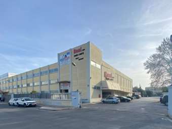 Μουζάκης: Στο σφυρί μεγάλο βιομηχανικό ακίνητο στον Ελαιώνα