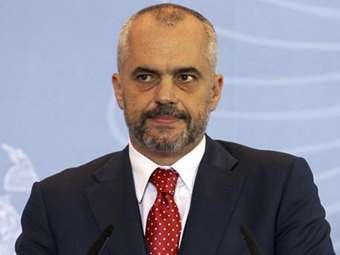 Προς Γαλάτσι η ομιλία του Έντι Ράμα - Το παρασκήνιο και οι "απειλές" για ανοιχτή συγκέντρωση στο Σύνταγμα