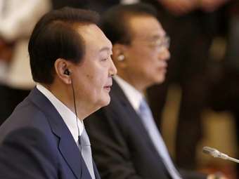 Καθαιρέθηκε οριστικά ο Νοτιοκορεάτης πρόεδρος - Αντιμέτωπος με ποινική δίκη για "ανταρσία"