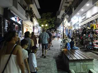 Γιατί όλοι θέλουν τους Ινδούς τουρίστες