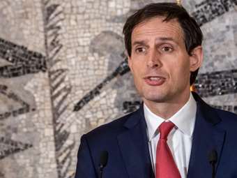 Ολλανδία: Ο ΥΠΕΞ Χούκστρα παραιτήθηκε για να διεκδικήσει τη θέση του Επιτρόπου της ΕΕ για το κλίμα