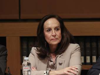 Η Ά. Διαμαντοπούλου ζητά τη στήριξη των στελεχών της Τοπικής Αυτοδιοίκησης στην κούρσα για την ηγεσία του ΠΑΣΟΚ