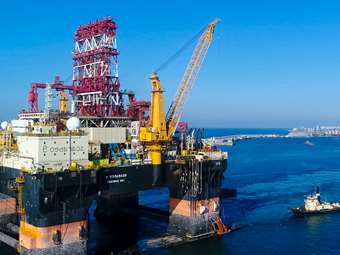 Η μείωση των αποθεμάτων ΗΠΑ επανέφερε σε ανοδική τροχιά το αργό