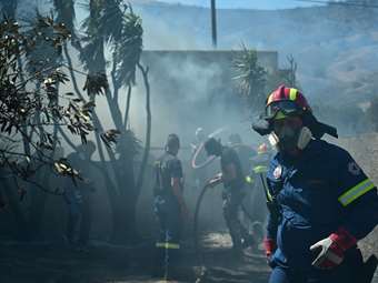 Δήμαρχος Λαυρεωτικής για τη φωτιά στην Κερατέα: "Η κατάσταση είναι πολύ δύσκολη, δίνουμε μεγάλη μάχη"