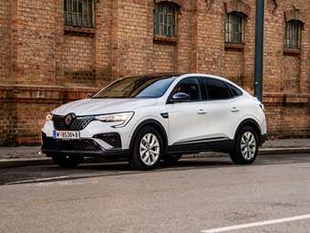 Renault: Ελαφρώς χαμηλότερα των προσδοκιών τα μεγέθη 2023, αλλά αυξάνει το μέρισμα