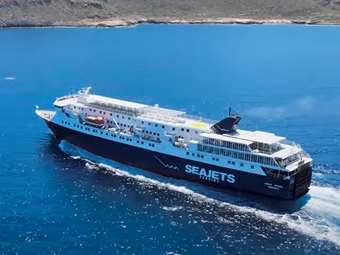 Παραμένει στα Κύθηρα το Aqua Jewel μετά την προσάραξή του