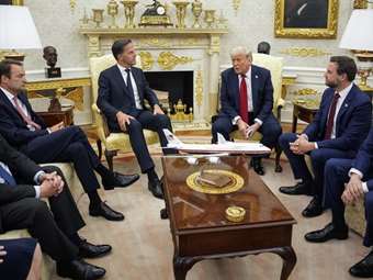 Συμφωνία Τραμπ - ΝΑΤΟ για μαζική πώληση αμερικανικών όπλων στην Ουκρανία - Τελεσίγραφο στη Μόσχα για κατάπαυση πυρός ή δασμούς 100%