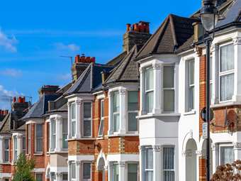 Βρετανία: Οι τιμές των κατοικιών παρέμειναν στάσιμες τον Νοέμβριο εν μέσω επιφυλακτικότητας πριν τον προϋπολογισμό