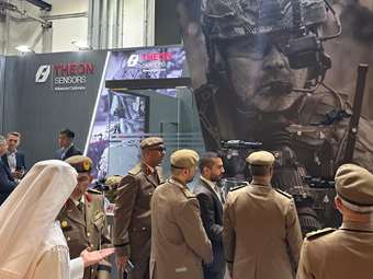 Την πρότασή της για τον "Στρατιώτη του Μέλλοντος" παρουσίασε η THEON στη διεθνή έκθεση IDEX 2025