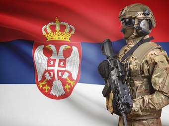 Σερβία: Στρατιωτική παρέλαση και διαδηλώσεις φοιτητών