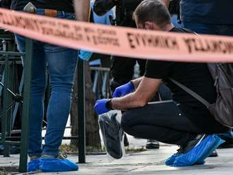 Έκρηξη στους Αμπελόκηπους: Η "παρέα της Αρκαδίας", η βόμβα στα ΜΑΤ σε τάπερ και η 30χρονη "κλειδοκράτορας"