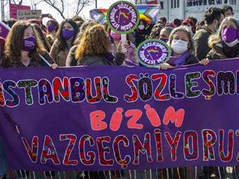 Η 20ετία Ερντογάν έπληξε τα δικαιώματα των γυναικών