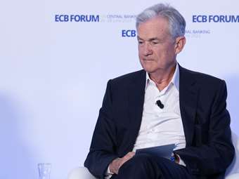 Πάουελ: Ανοιχτό το ενδεχόμενο διαδοχικών αυξήσεων επιτοκίων