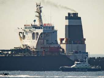 Το Ιράν κατάσχεσε ξένο πετρελαιοφόρο στον Κόλπο του Ομάν - Υπό κράτηση τα 18 μέλη του πληρώματος