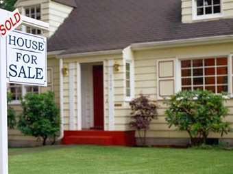 ΗΠΑ: Σε χαμηλό 12 ετών οι μεταπωλήσεις κατοικιών τον Ιανουάριο