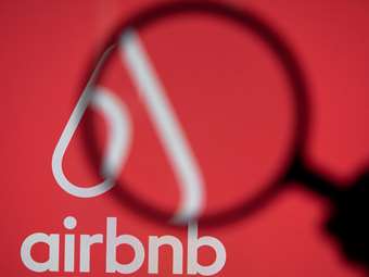 Με αύξηση 12% "τρέχει" η ζήτηση για Airbnb τον Αύγουστο στην Ελλάδα