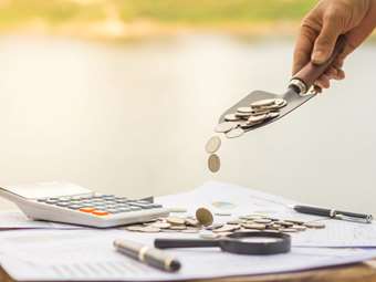 Ποια είναι η πραγματική ηλικία συνταξιοδότησης των Ελλήνων και ποια τα επίσημα όρια – Τι δείχνουν τα στοιχεία του υπ. Εργασίας